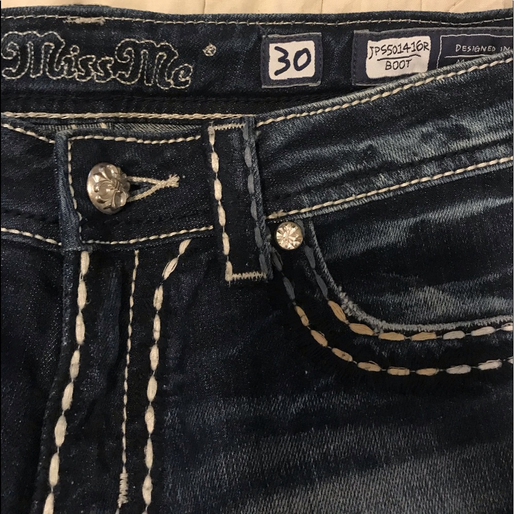 Miss me boot cut jeans. Excellent condition.